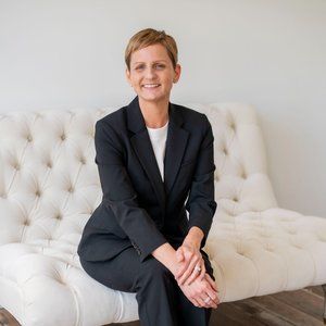 Meet your Posher, Julie